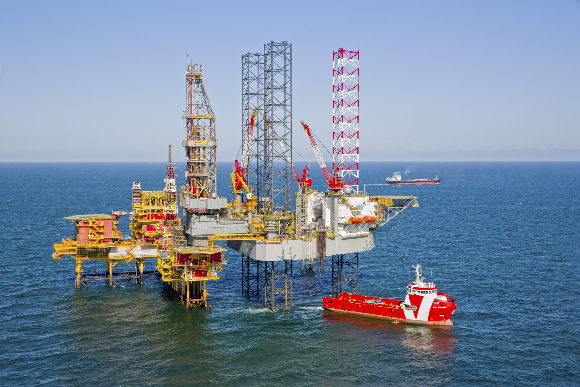 Blue_barrel_oil_rig_01